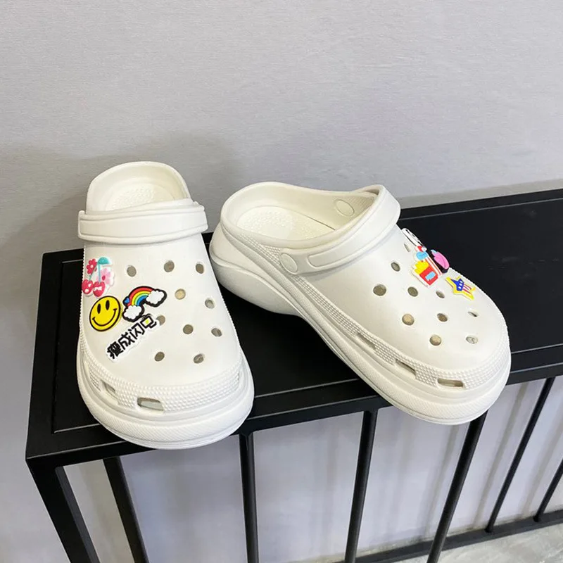 DIY slippers women fashion outside the 2021 new summer bun head nurse sandals platform beach slippers
DIY slippers women fashion outside the 2021 new summer bun head nurse sandals platform beach slippers