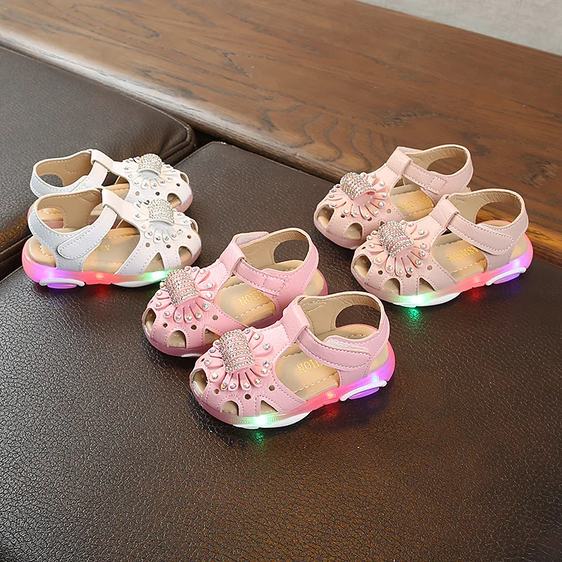 2021 Flower And Bear Bottom Led Light Shoes Kids Beach Sandals For Kids Flat Foot Babies' Children Summer Sandal For Girl
2021 Flower And Bear Bottom Led Light Shoes Kids Beach Sandals For Kids Flat Foot Babies' Children Summer Sandal For Girl
