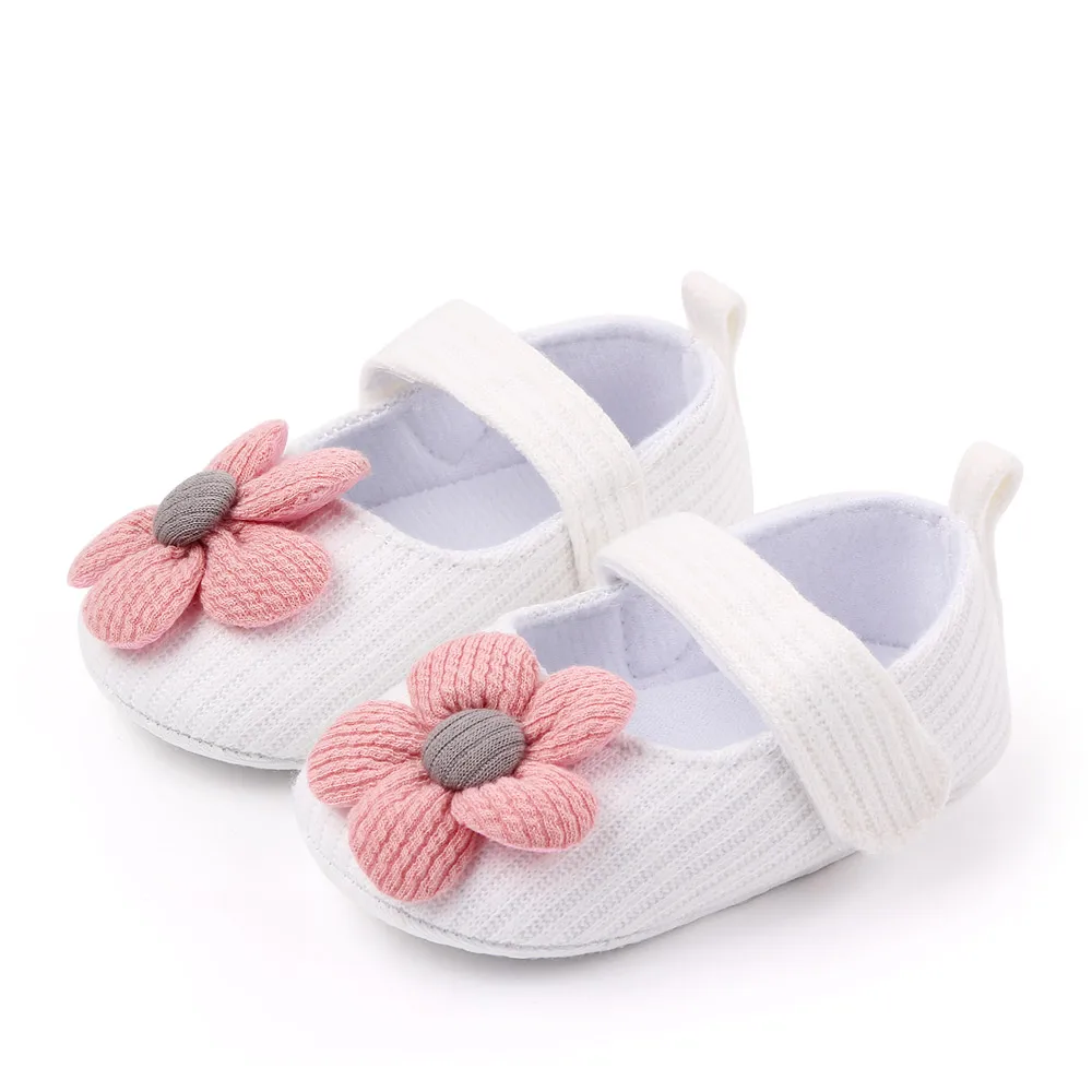 New arrival infant girl party shoes in spring wholesale 3D flower anti-slip, Gray/white/pink
New arrival infant girl party shoes in spring wholesale 3D flower anti-slip, Gray/white/pink