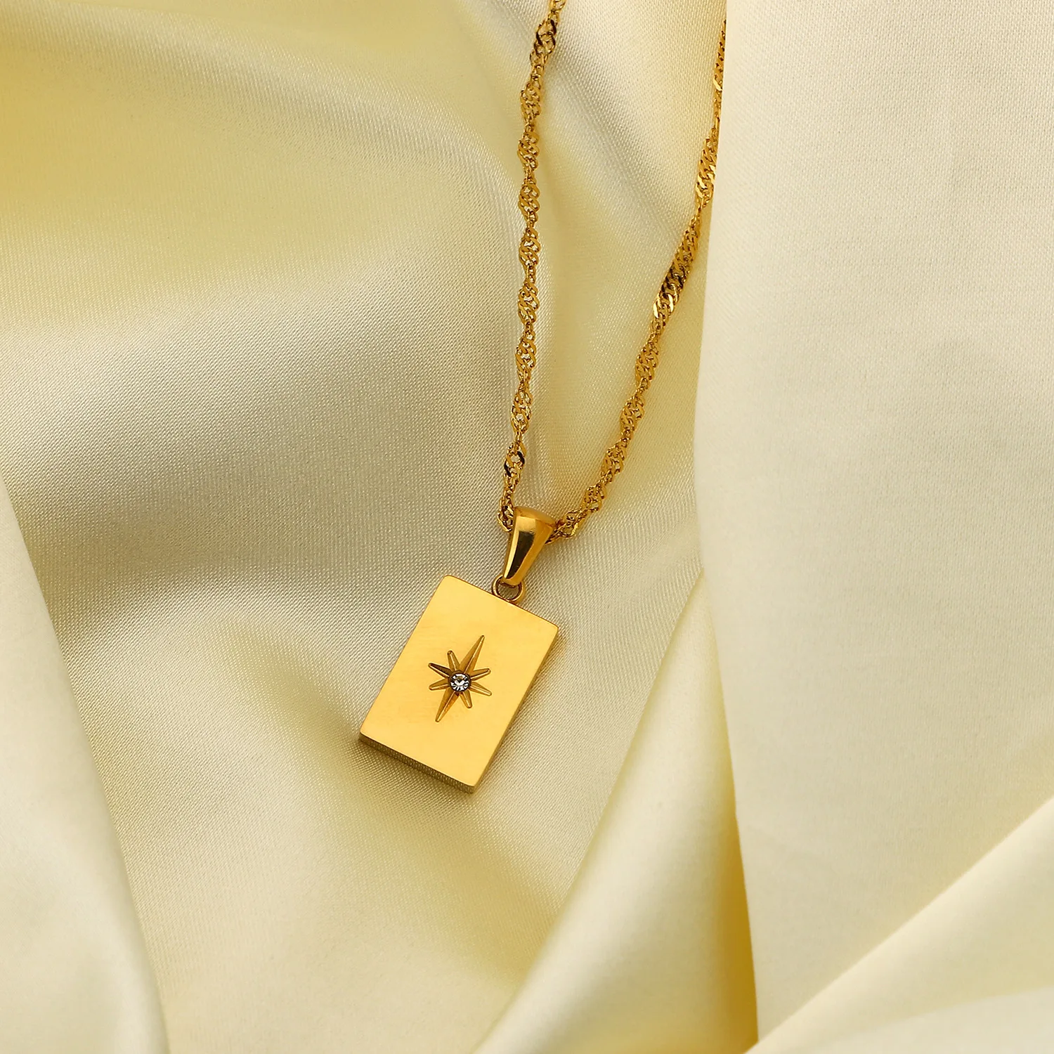 18K Gold Plated Stainless Steel Pendant Necklace Women's Polaris Rectangular Necklace
18K Gold Plated Stainless Steel Pendant Necklace Women's Polaris Rectangular Necklace