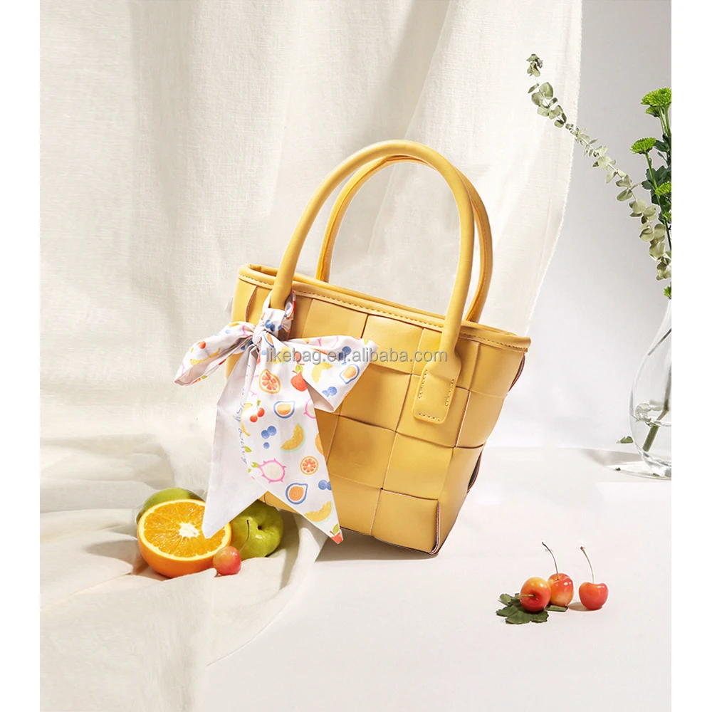 LIKEBAG new fashion big women bag new Silk scarf handbags luxury woven purse messengerhandbags for women
LIKEBAG new fashion big women bag new Silk scarf handbags luxury woven purse messengerhandbags for women