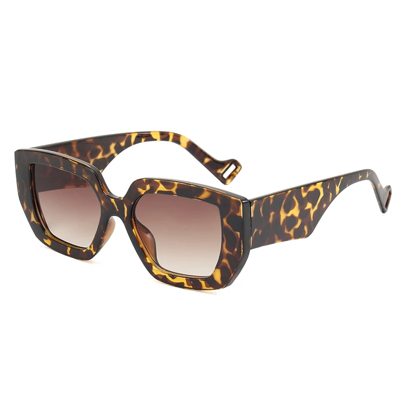 Good quality big frame sun glasses women Fashion gafas de sol ladies outdoor oversize Sunglasses eyewear
Good quality big frame sun glasses women Fashion gafas de sol ladies outdoor oversize Sunglasses eyewear