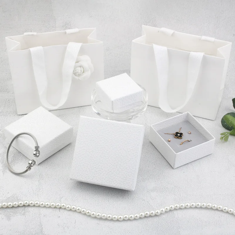 New Simple White Jewelry Box Necklace Earrings Bracelet Rings Gift Paper Box For Jewelry
New Simple White Jewelry Box Necklace Earrings Bracelet Rings Gift Paper Box For Jewelry