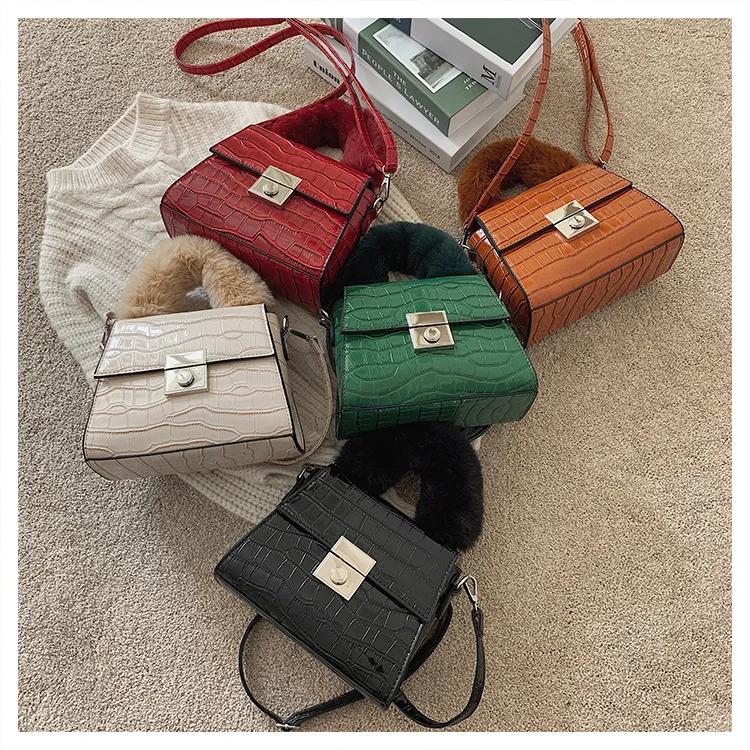 2020 Winter Popular Ladies Bag Plush Handbag Faux Fur Purse For Women
2020 Winter Popular Ladies Bag Plush Handbag Faux Fur Purse For Women