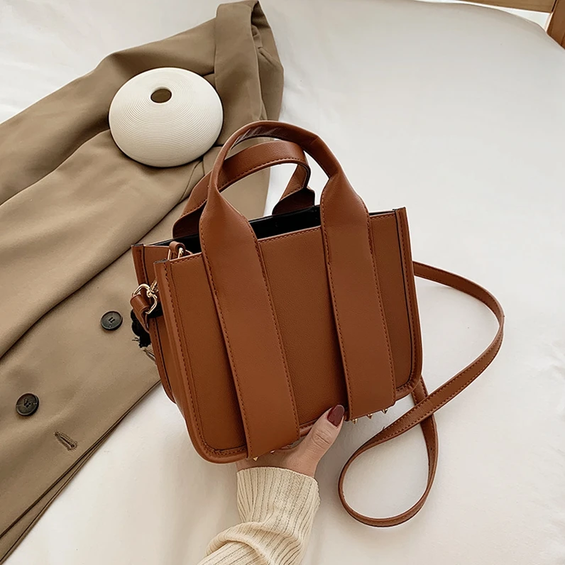 XP1143 2020 popular new trendy fashion Hong Kong style retro wild shoulder messenger bag
XP1143 2020 popular new trendy fashion Hong Kong style retro wild shoulder messenger bag