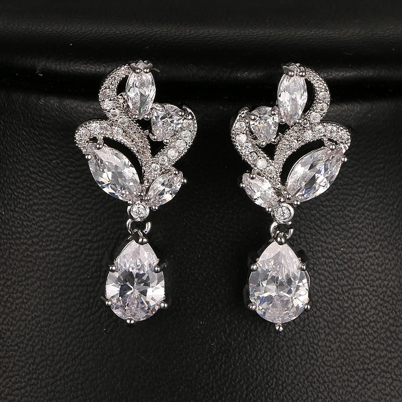 Emmaya Elegant Marquise Stone Cluster Flower Earring Pear Shape Cubic Zirconia Dangle Earrings for Women Party Jewelry
Emmaya Elegant Marquise Stone Cluster Flower Earring Pear Shape Cubic Zirconia Dangle Earrings for Women Party Jewelry