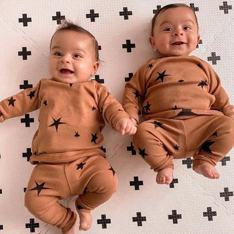 Wholesale Spring Autumn Children Clothing Stars Printed Long Sleeve Tops Pants Sets Kids Pajamas Boys Girls Two Piece Outfits, Photo showed and customized color
Wholesale Spring Autumn Children Clothing Stars Printed Long Sleeve Tops Pants Sets Kids Pajamas Boys Girls Two Piece Outfits, Photo showed and customized color