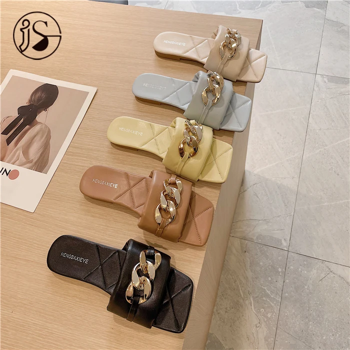 Summer slippers Flat bottom one word lady slippers Fashionable metal logo slippers Factory hot sale at a reasonable price, Picture
Summer slippers Flat bottom one word lady slippers Fashionable metal logo slippers Factory hot sale at a reasonable price, Picture