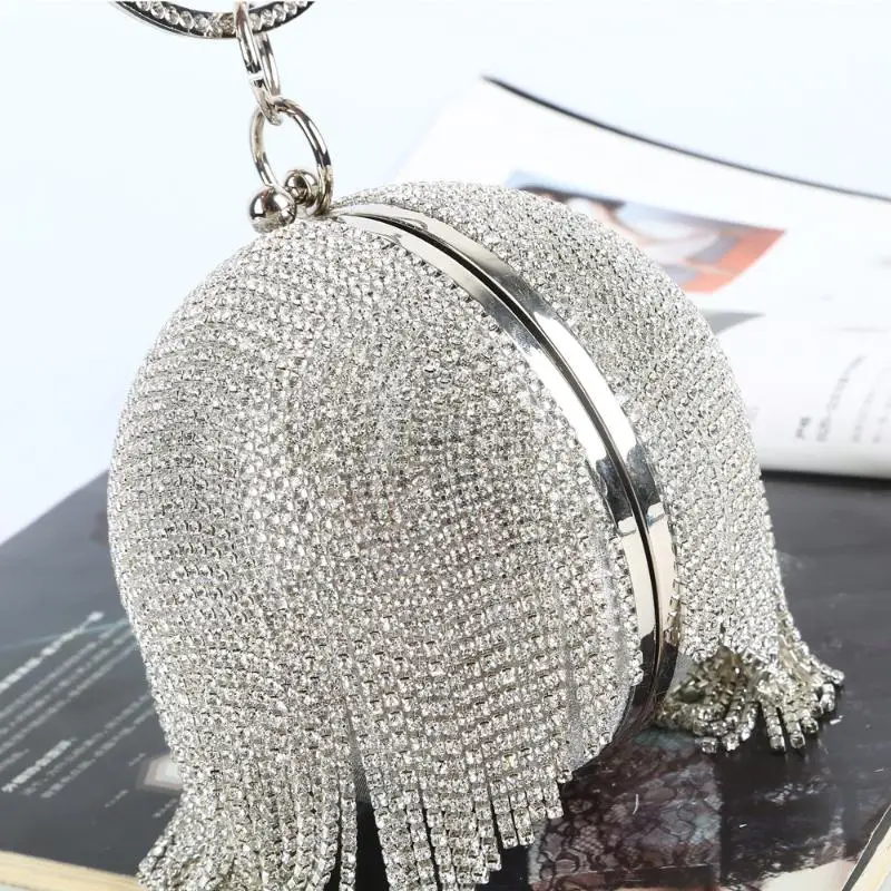 Hot Sale Diamond-studded Handbag Creative Clutch Design Female Bag Makeup Dinner Bag Aluminum Diamond Clutch
Hot Sale Diamond-studded Handbag Creative Clutch Design Female Bag Makeup Dinner Bag Aluminum Diamond Clutch