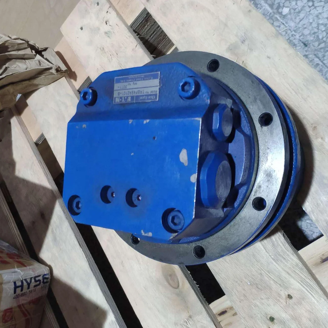 NEW ORIGINAL EATON TRBF31C1101-A final drive travel track motor TRBF49A2101-B single speed
NEW ORIGINAL EATON TRBF31C1101-A final drive travel track motor TRBF49A2101-B single speed