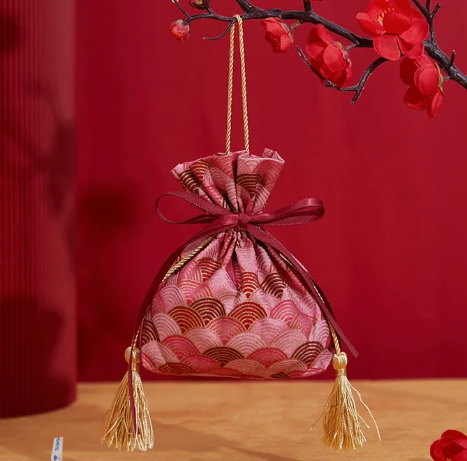 Jewelry Pouches Small Accessory Packaging Fabric Drawstring Bag Red Vintage Chinese Lucky Pouch candy Bags
Jewelry Pouches Small Accessory Packaging Fabric Drawstring Bag Red Vintage Chinese Lucky Pouch candy Bags
