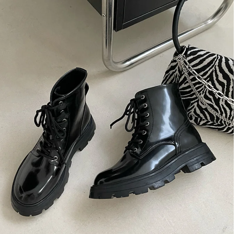 Fall winter collection eyelet detail lace up front platform women shoes round toe low heel comfy lady ankle Martin boots
Fall winter collection eyelet detail lace up front platform women shoes round toe low heel comfy lady ankle Martin boots
