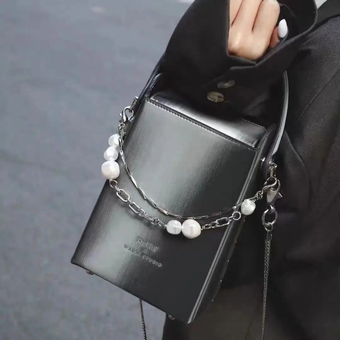 Beaded mini mobile phone bag for women 2021 new Korean version pearl chain shoulder cross-body bag
Beaded mini mobile phone bag for women 2021 new Korean version pearl chain shoulder cross-body bag