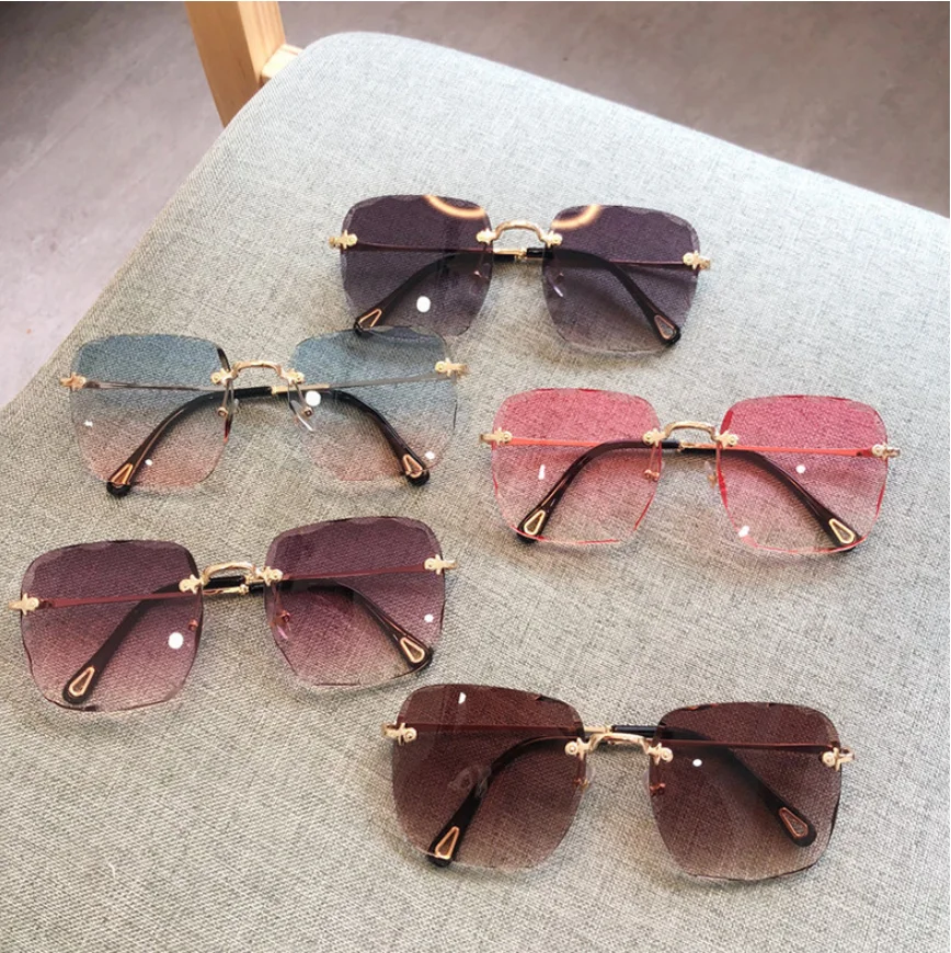 2021 Factory Wholesale One Piece Metal Colorful Women Fashion Shades Rimless Sunglasses
2021 Factory Wholesale One Piece Metal Colorful Women Fashion Shades Rimless Sunglasses