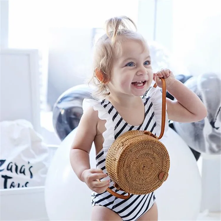 2019 stripe Europe and America soft cute bathing suit one piece swimsuit swimwear for kids
2019 stripe Europe and America soft cute bathing suit one piece swimsuit swimwear for kids