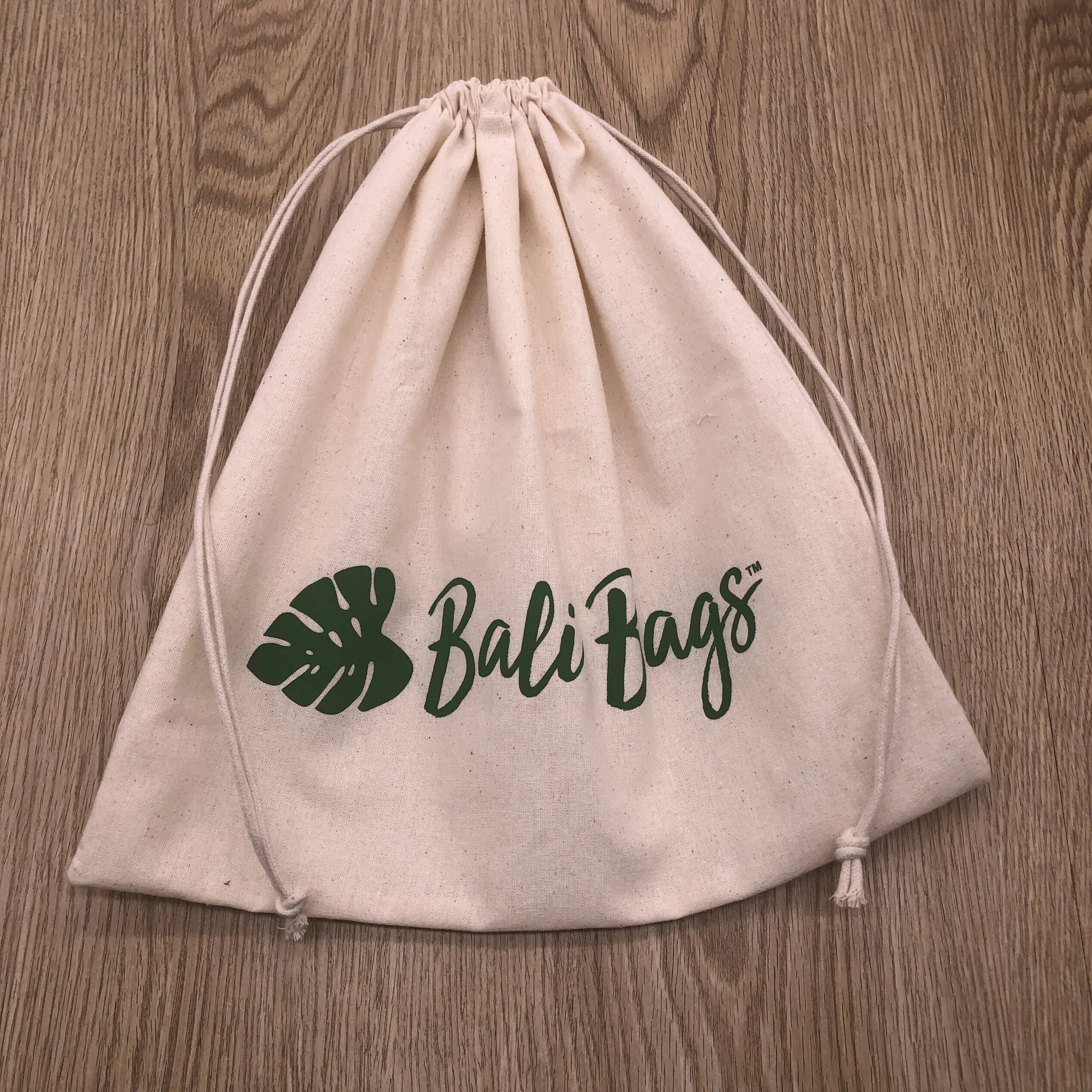 8x10 Cotton Drawstring Pouch Bag, Natural color, off white color, white color, black color , red etc
8x10 Cotton Drawstring Pouch Bag, Natural color, off white color, white color, black color , red etc