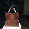 Cheap top quality crocodile handbag lunch tote bag genuine leather bag manufacturers in bangkok DB60