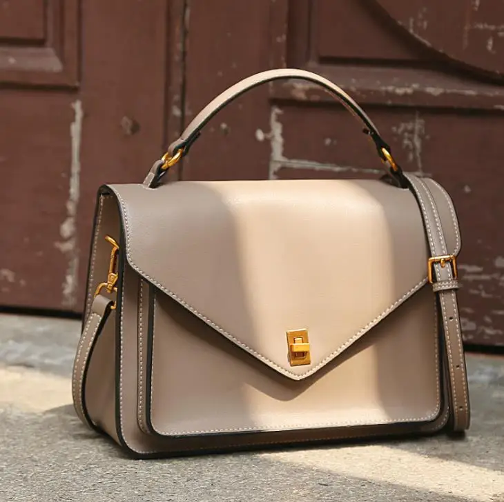 Genuine Leather Ladies Handbags Luxury Brand Women Real Leather Crossbody Bags High Quality Designer Totes Messenger Bag 2021
Genuine Leather Ladies Handbags Luxury Brand Women Real Leather Crossbody Bags High Quality Designer Totes Messenger Bag 2021