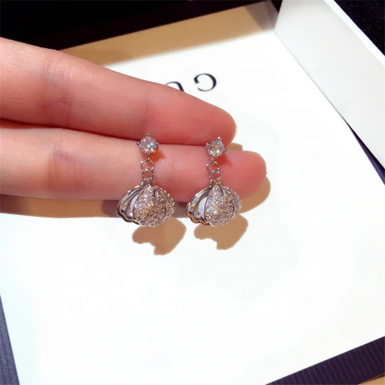 New Korean Silver Needle Dangle Earrings For Women Earrings Rhinestone Imitation Pearl Shell Earrings Women
New Korean Silver Needle Dangle Earrings For Women Earrings Rhinestone Imitation Pearl Shell Earrings Women