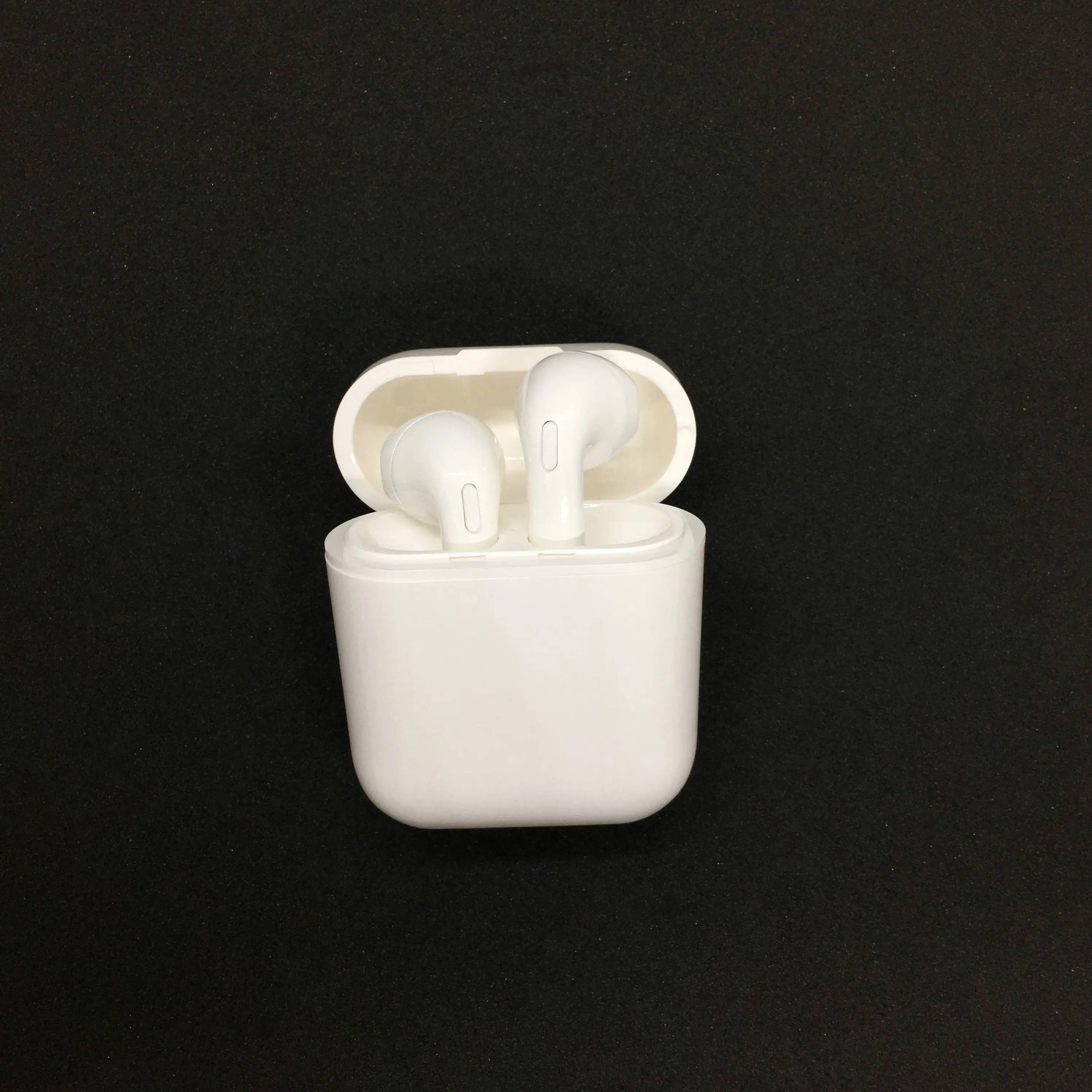 Wholesale tws Headphone phi13 speaker super good Bass Quality with 1500mAh charge case
Wholesale tws Headphone phi13 speaker super good Bass Quality with 1500mAh charge case