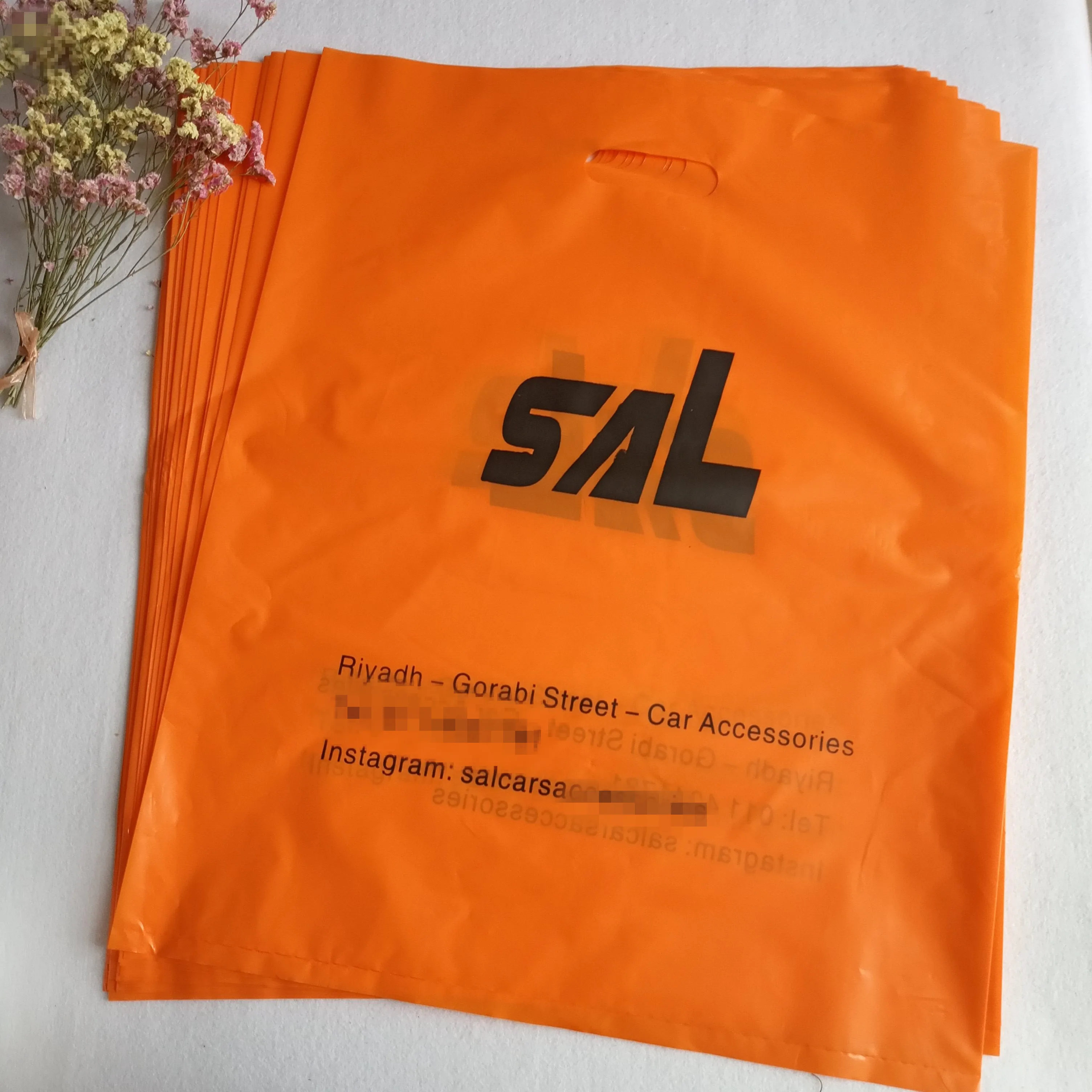 Eco friendly Large HDPE/LDPE screen printing logo shopping carries plastic bag, Customized color
Eco friendly Large HDPE/LDPE screen printing logo shopping carries plastic bag, Customized color