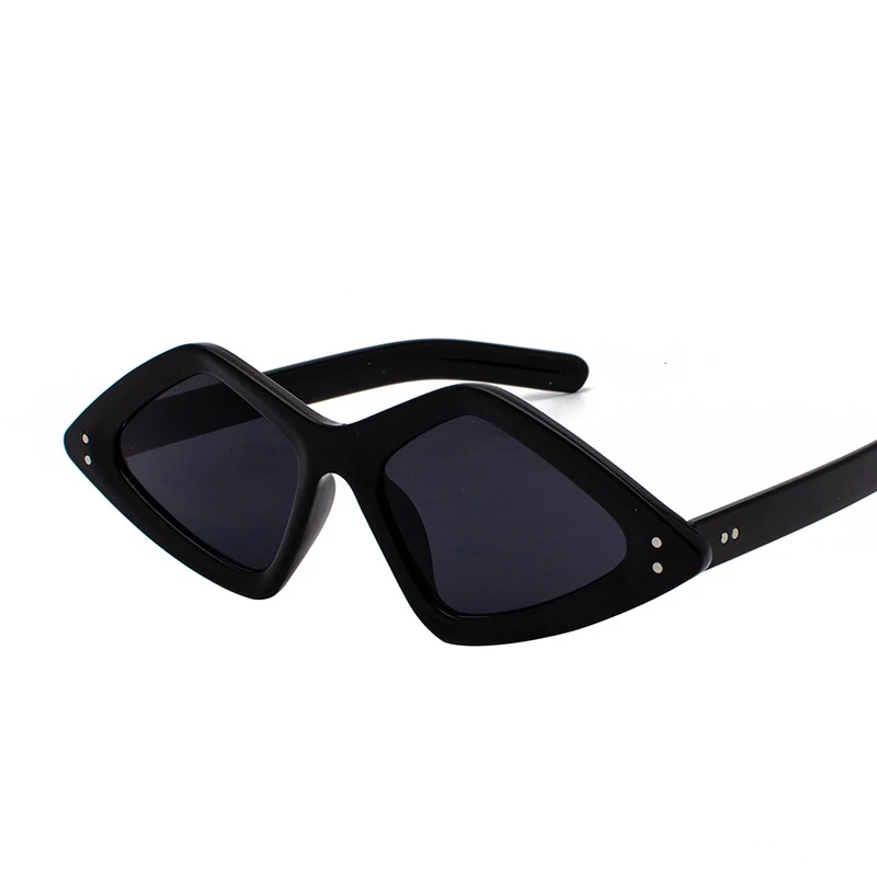 2019 Trendy plastic Bat sung glasses rhombus revit shades custom logo wholesale womens diamond sunglasses
2019 Trendy plastic Bat sung glasses rhombus revit shades custom logo wholesale womens diamond sunglasses