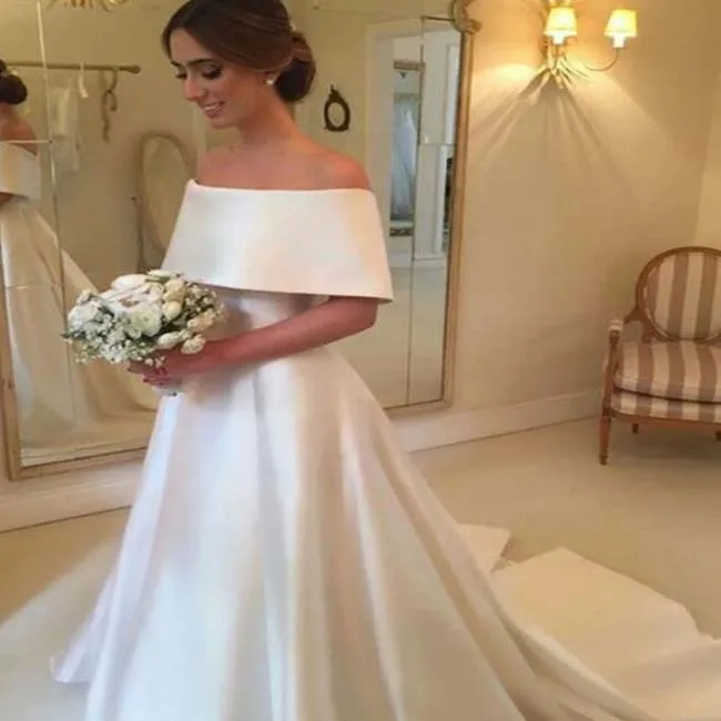 Latest Lebanon Designer off Shoulder Satin Ruched Plain Beach Style Cape Wedding Dress for the Bride, Custom made
Latest Lebanon Designer off Shoulder Satin Ruched Plain Beach Style Cape Wedding Dress for the Bride, Custom made