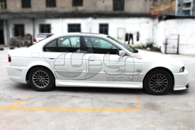 1997-2003 BMW E39 5 Series Vorsteiner Style Side Skirts FRP (5).jpg