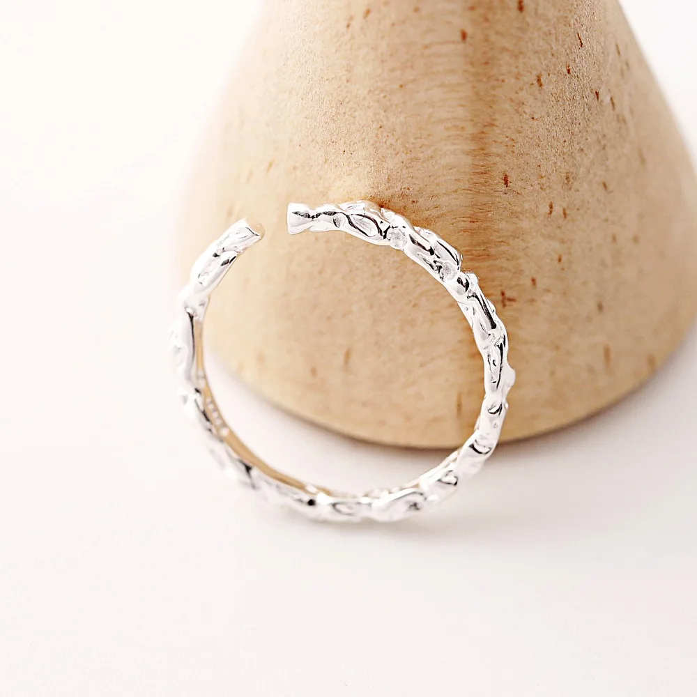 Simple design open rings engagement zirconia 925 silver ring for women jewelry
Simple design open rings engagement zirconia 925 silver ring for women jewelry
