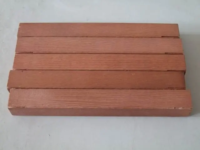 red wood slats