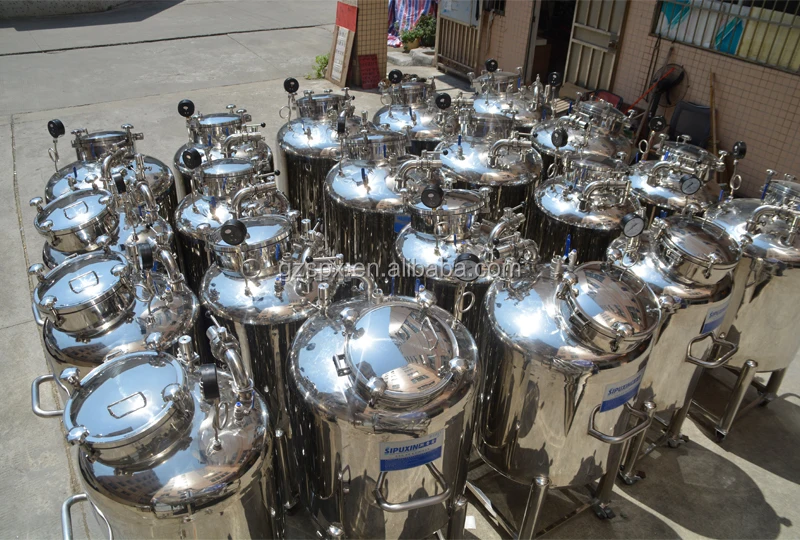 pressure tank (23)