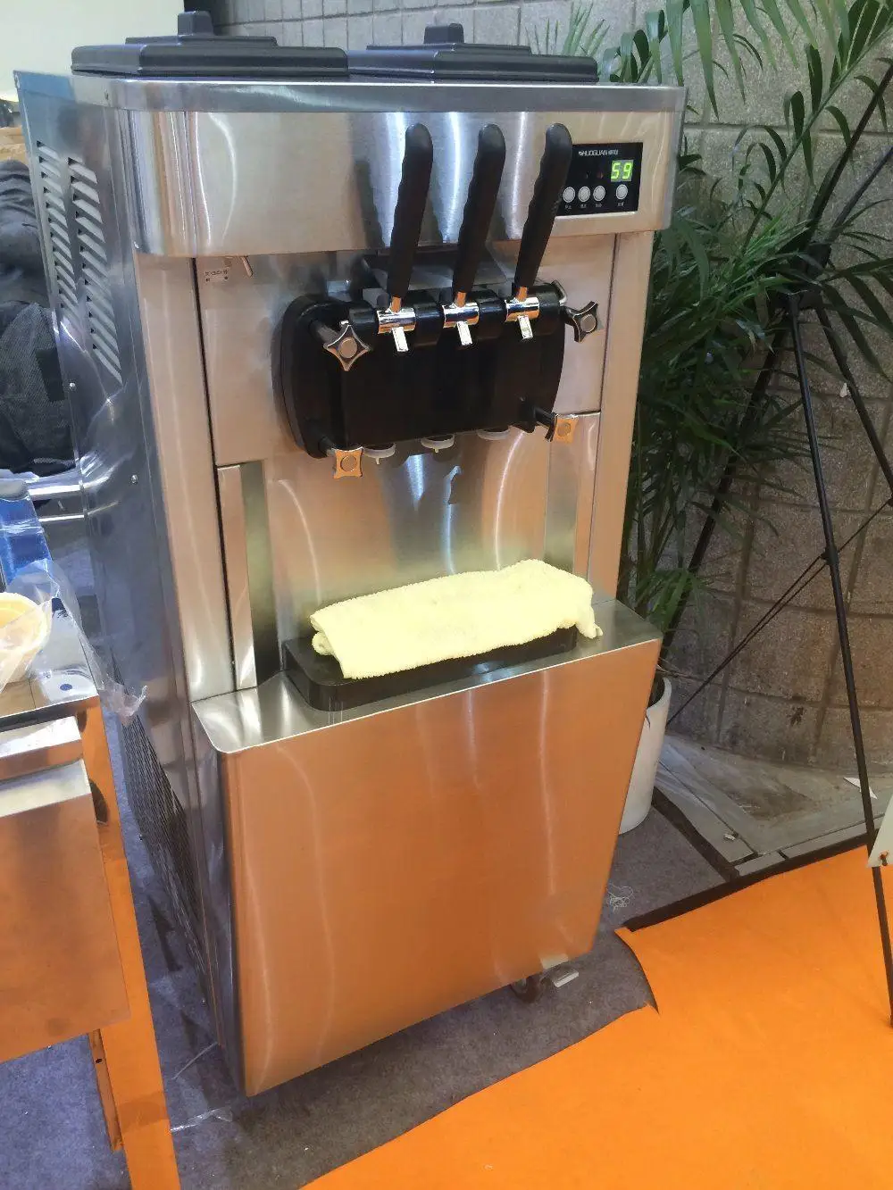 32L 3 Flavors Commercial Auto Refrigerated Ice Cream Maker Soft Ice Cream Machine