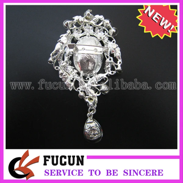 new rhinestone brooch 1b.jpg