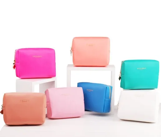 Modesty Luxury wholesale custom logo promotional women PU makeup leather cosmetic bag with zipper
Modesty Luxury wholesale custom logo promotional women PU makeup leather cosmetic bag with zipper