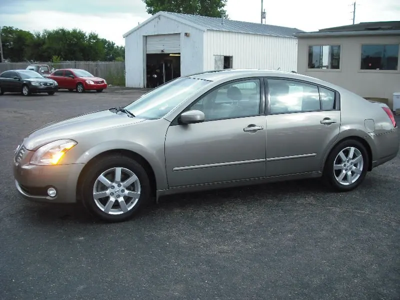 2004 nissan maxima