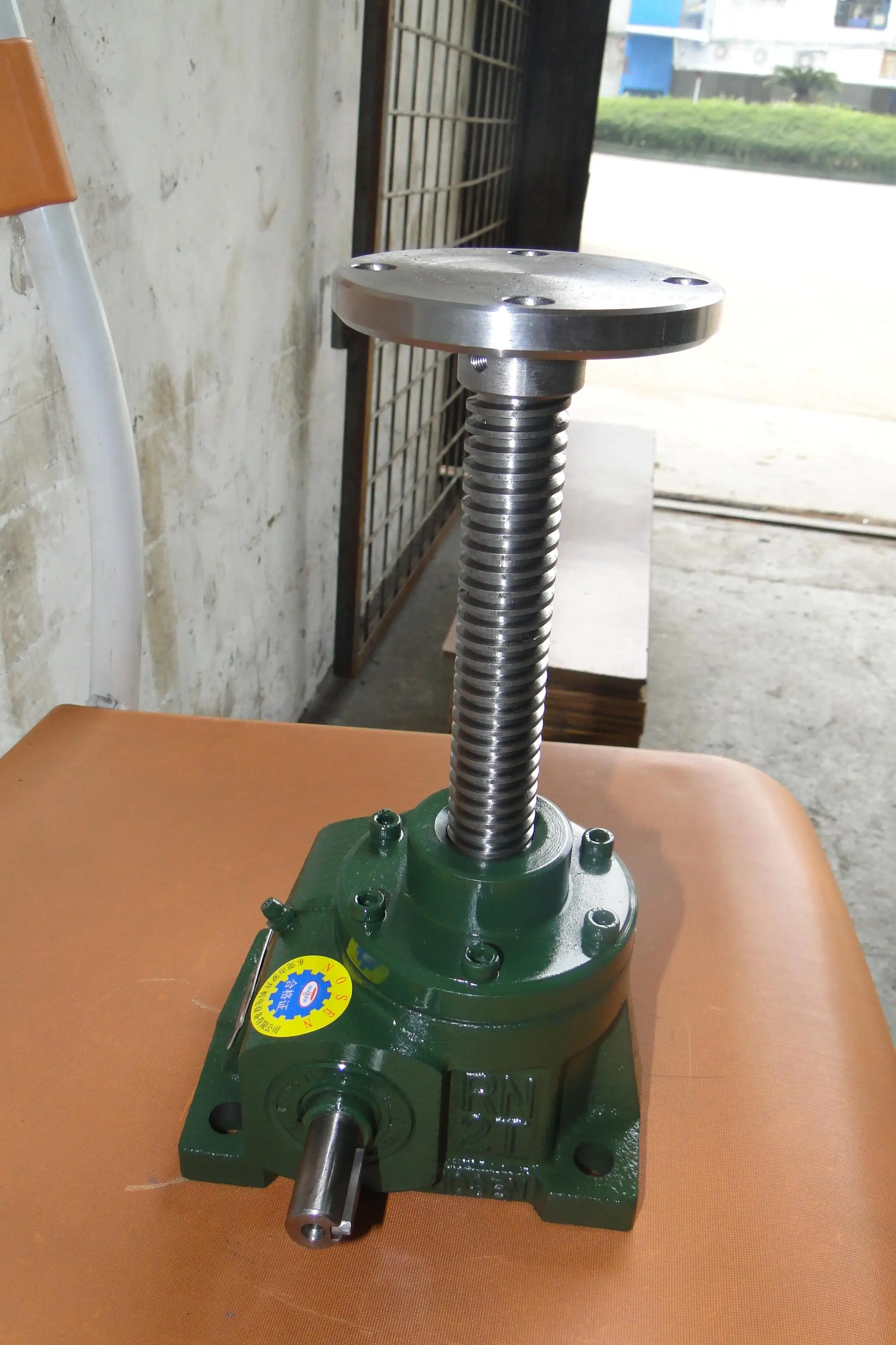 RN-20T Automatic Spiral Floor Leveling Screw Jacks with Flange & Nut