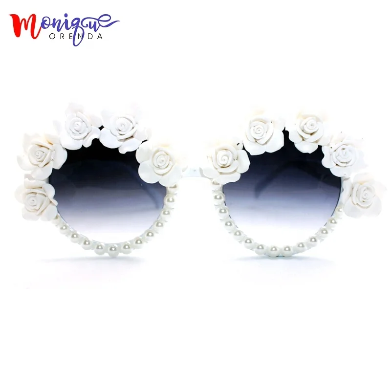 summer style Women Sunglasses White Flower with Pearl baroque Sun Glasses For Ladies Beach Sunglasses UV400
summer style Women Sunglasses White Flower with Pearl baroque Sun Glasses For Ladies Beach Sunglasses UV400