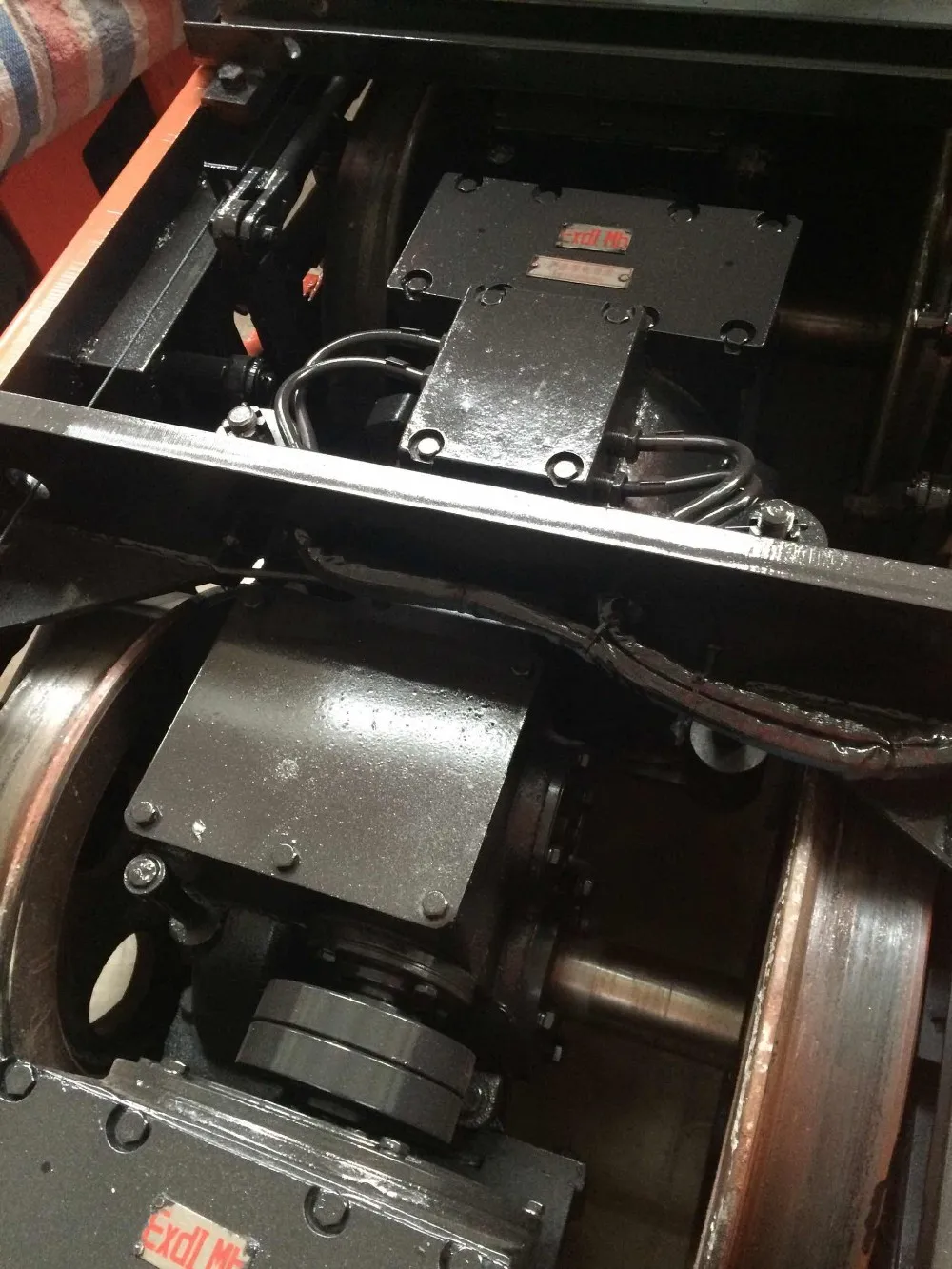 electric fuel type explosion proof underground mining battery locomotive (2).jpg