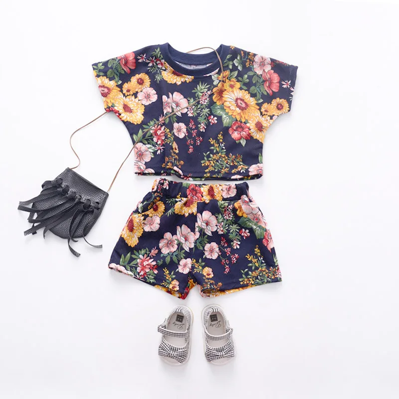 wholesales girls baby clothing short sleeve t shirt shorts 2pc set girls clothes set
wholesales girls baby clothing short sleeve t shirt shorts 2pc set girls clothes set