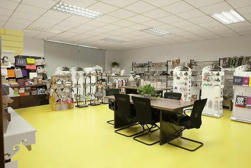 OEM Logo Cardboard Scarf Hangers Customizable Size Recycled Paper Hangers