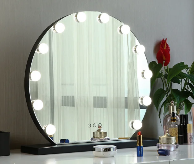 Hollywood mirror (1).png