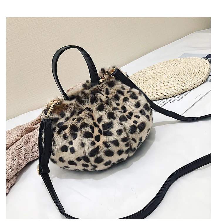 Faux Fur Leopard Bucket Bags For Women 2021 New Fashion Small Winter Shoulder Bags Ladies Crossbody Bags Female Warm Handbag, As shown
Faux Fur Leopard Bucket Bags For Women 2021 New Fashion Small Winter Shoulder Bags Ladies Crossbody Bags Female Warm Handbag, As shown