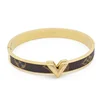 New Design Wholesale Stainless Steel Bangle Jewellery Gold Women Fashion V Bracelet