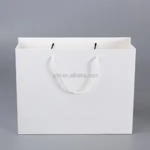 2017 new thick 250grams custom gift coated paper bag with logo