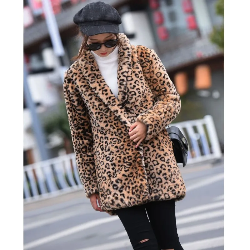 Hot Sale Leopard Print Coats Female Warm Soft Turn Down Collar Slim Faux Fur Jacket Winer Long Trench Winter Clothing
Hot Sale Leopard Print Coats Female Warm Soft Turn Down Collar Slim Faux Fur Jacket Winer Long Trench Winter Clothing