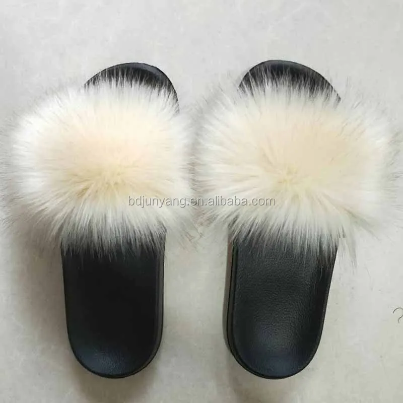 China Faux Fur Pom Pom Slippers For 