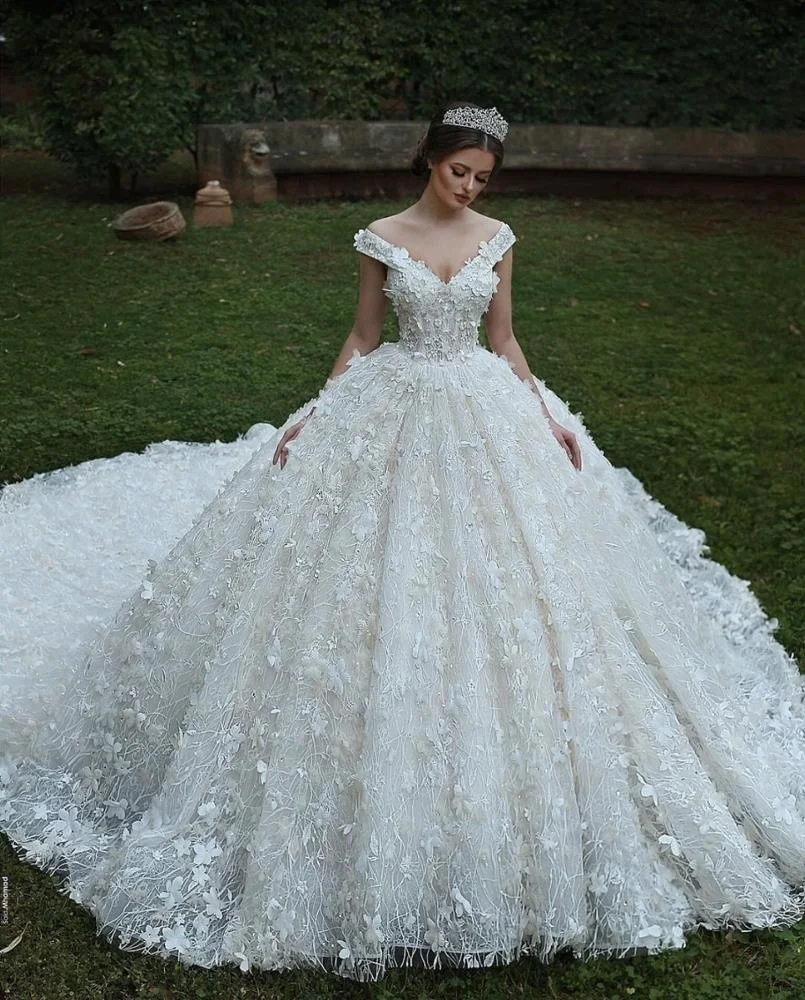 Великолепный v-образным вырезом свадебное платье бальное платье с 3D кружевной аппликацией Роскошные свадебные платья 2019 новый халат de mariage