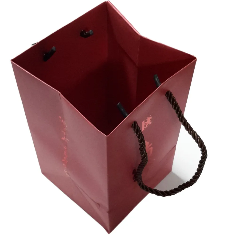 kraft pape gift bag with rope handle