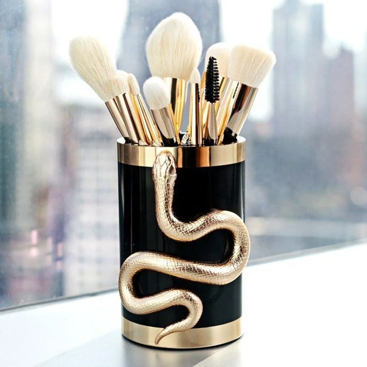 3D Snake Shape Makeup Tools 10 pcs Luxury Makeup Brushes Set With Barrel Holder, Black
3D Snake Shape Makeup Tools 10 pcs Luxury Makeup Brushes Set With Barrel Holder, Black