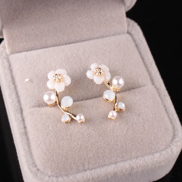 hot selling Korean jewelry shells flowers pearls for women fashion silver plated leaves branches earrings gift
hot selling Korean jewelry shells flowers pearls for women fashion silver plated leaves branches earrings gift
